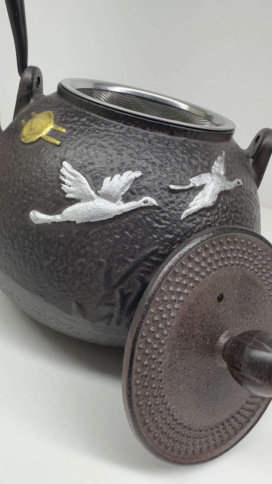 CASTIRON TEA POT BIRD DESIGN